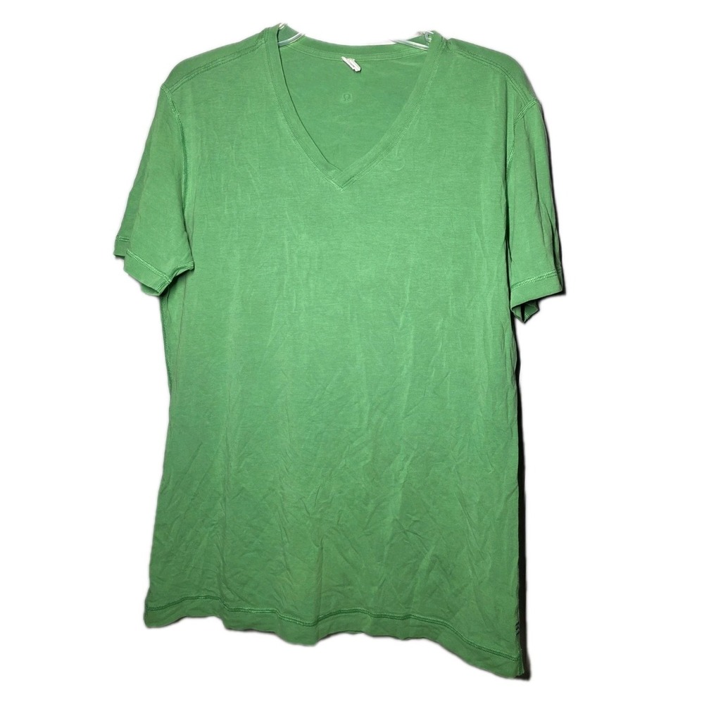 Lululemon Mens Size Medium V Neck Green T Shirt Athletic Performance Tee
